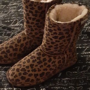 Leopard boots